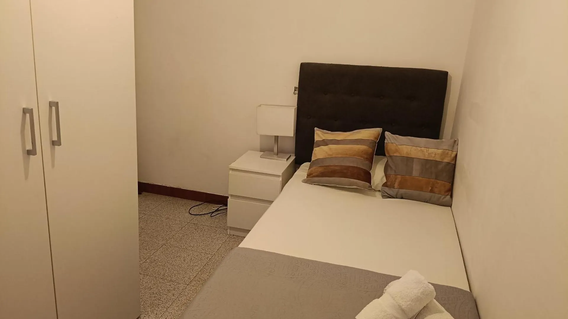 مكان تخييم Habitacion Individual Acogedora برشلونة